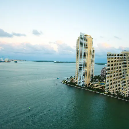 Bayfront Suites By Yourent